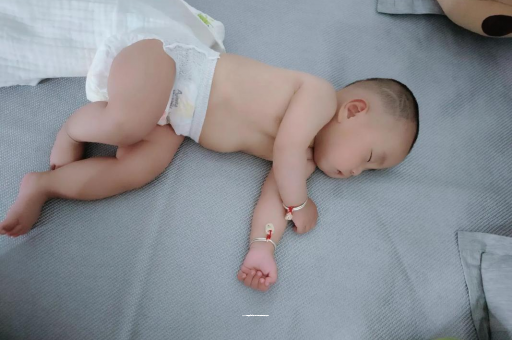 吐鲁番宝宝口水多怎么回事